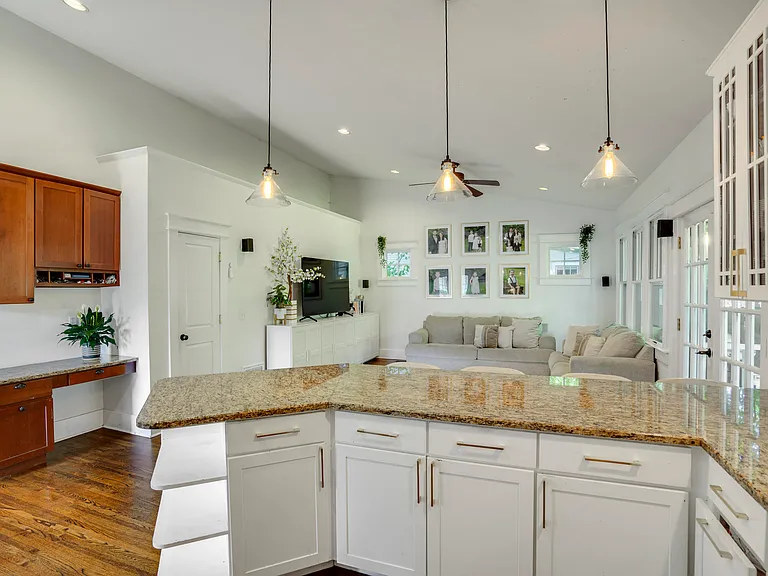 408 N Wilson Blvd — Photo 8
