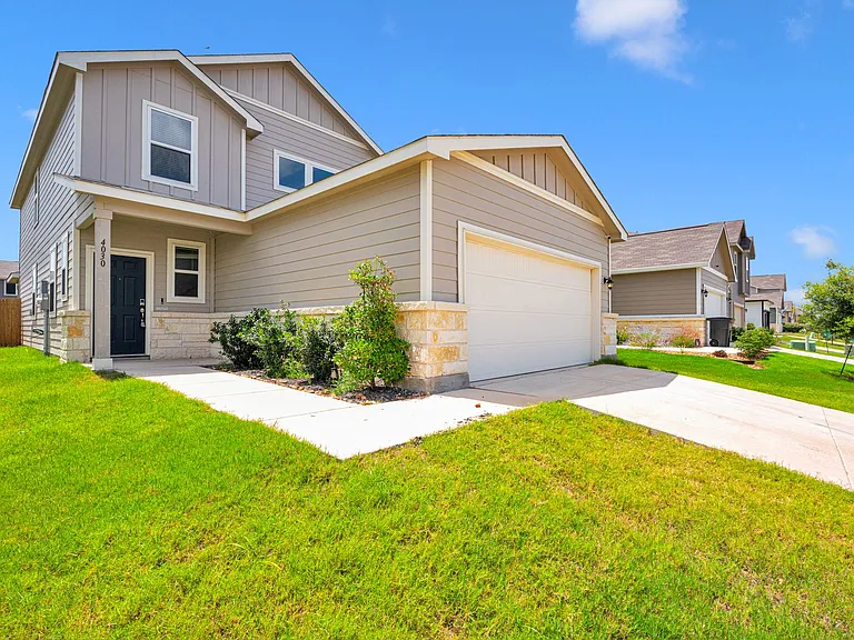 4030 Bellamy Bnd — Photo 1