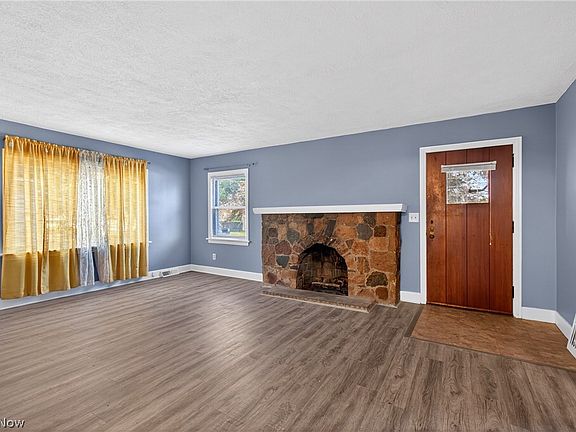 4th image of 3726 Vernon Ave NW