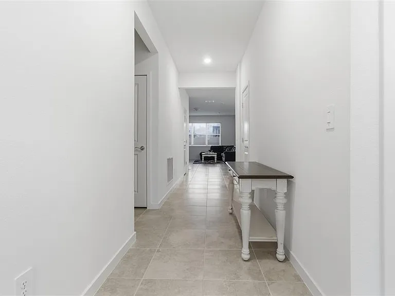 9738 Redwood Heights Loop — Photo 3