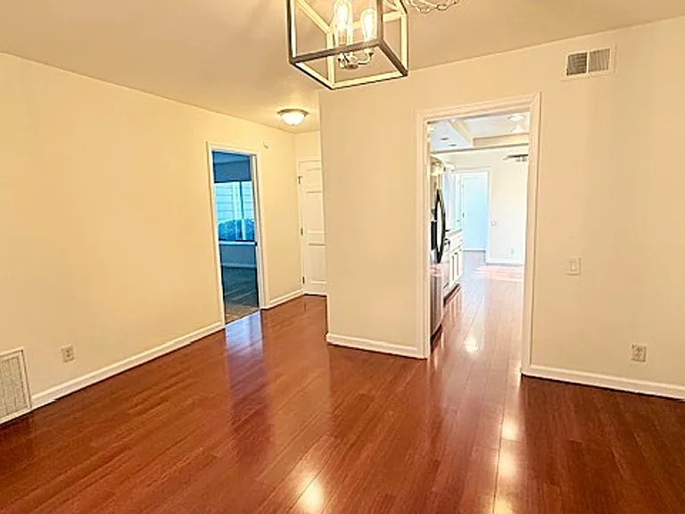 506 Silver Lake Dr — Photo 8