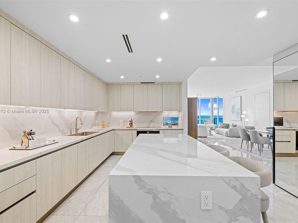 1st image of 100 S Pointe Dr APT 2107