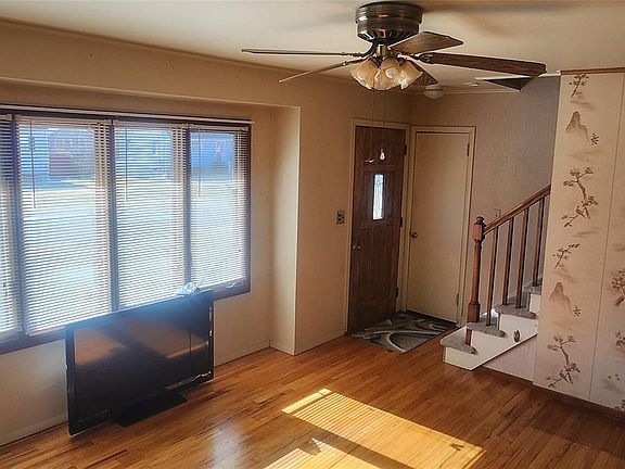 2nd image of 6 Bogardus Road