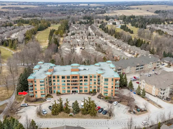 4 Briar Hill Hts #213, New Tecumseth, ON L9R 1Z7