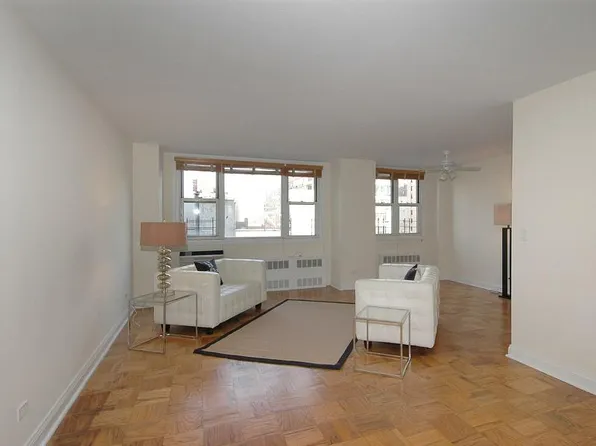 77 Seventh Avenue image 1 of 3