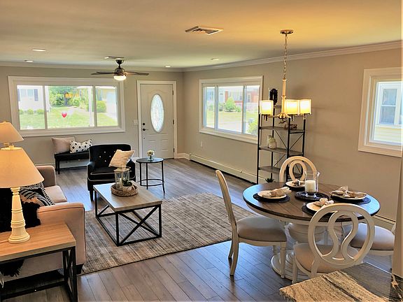 5th image of 141 Bonaire Dr