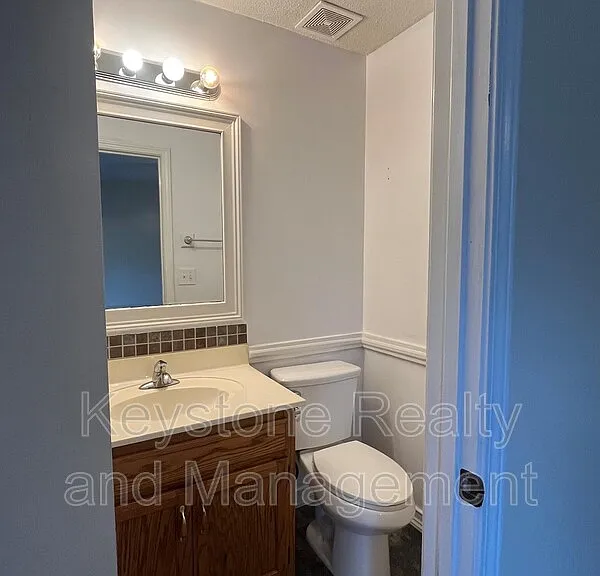 404 Sideline Dr — Photo 11