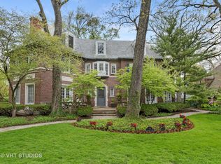 16 Canterbury Ct, Wilmette, IL 60091