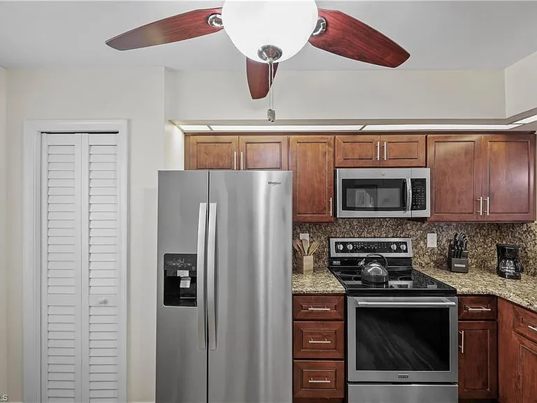 2050 W Crown Pointe Blvd #C-214 — Photo 9