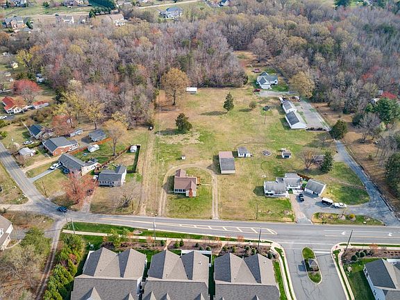 3rd image of 12425 Five Mile Rd