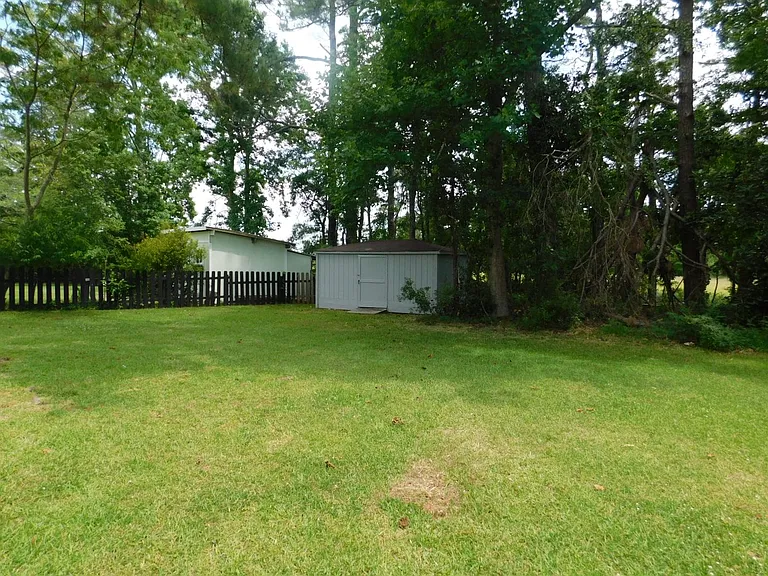 2905 Mandy Ln — Photo 24