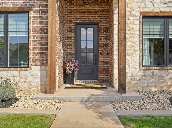 620 N 9th St, Wolfforth, TX 79382