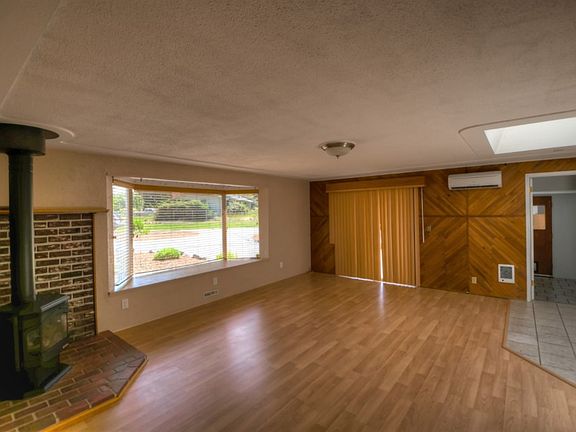 5th image of 2531 Vantage Ave SW