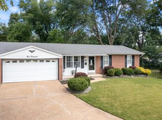 919 Hazelvalley Dr, Hazelwood, MO 63042