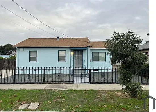 3319 Ohio Ave — Photo 1