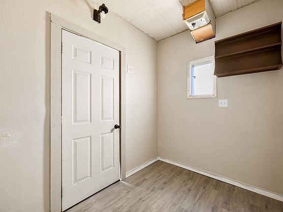 5th image of 219 E Dayton St
