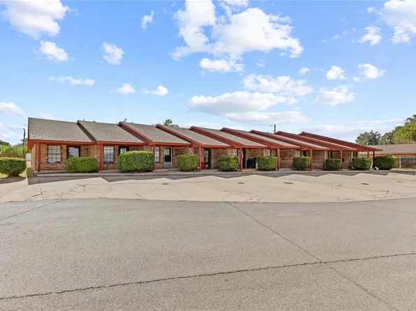 404 S 23rd St, Clinton, OK 73601