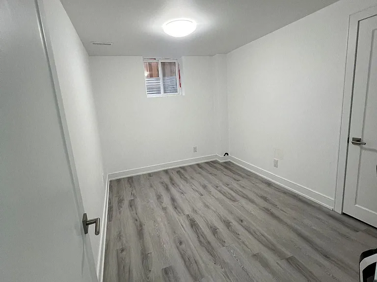 3 Cox Cres #BASEMENT — Photo 10