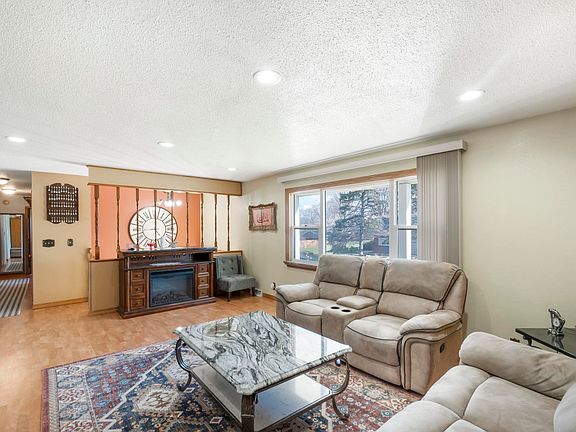 3rd image of 721 Locke Ave