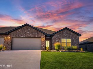 1057 Nottington St, Mountain Home, AR 72653