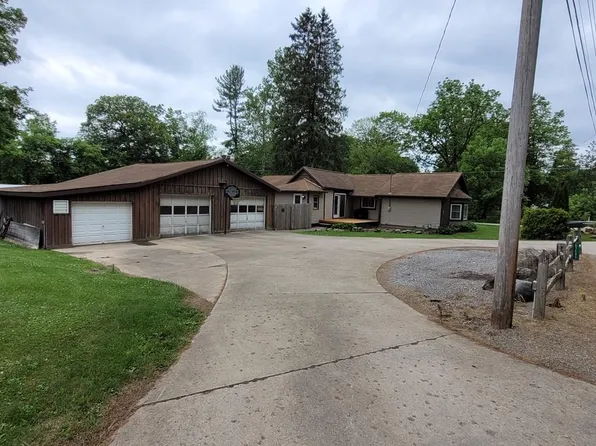 41485 Water St, Hydetown, PA 16328