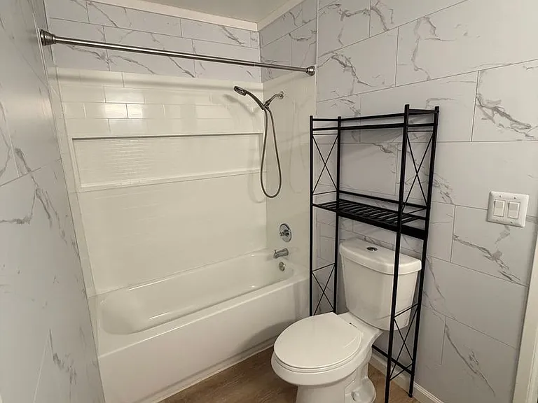 2568 Mayfair Ct — Photo 10