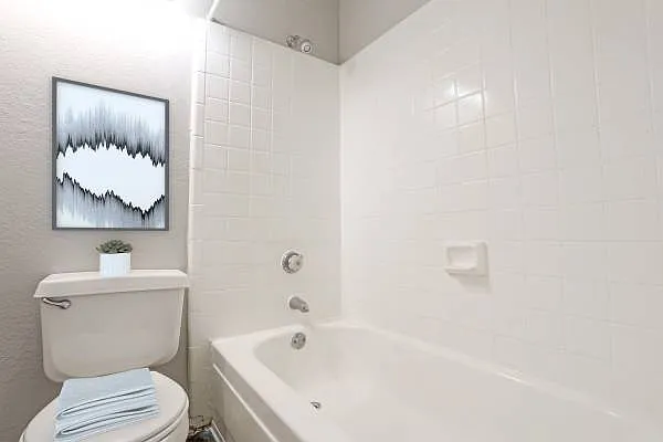 Dakota Apartments — Photo 19