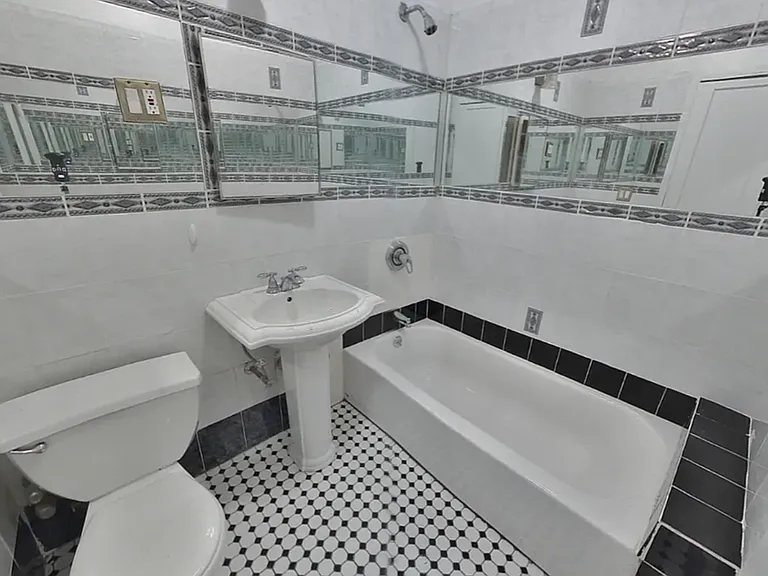 246 E 23rd St #3 — Photo 8