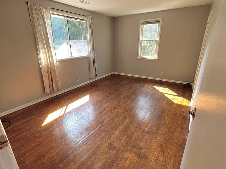 58 W Washington Ave #4 — Photo 5