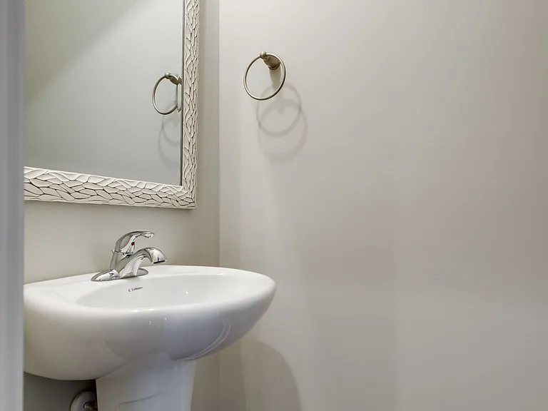 5715 California Ave — Photo 16