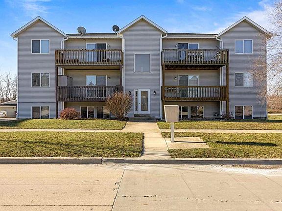 3rd image of 405 James Blvd NW APT 1