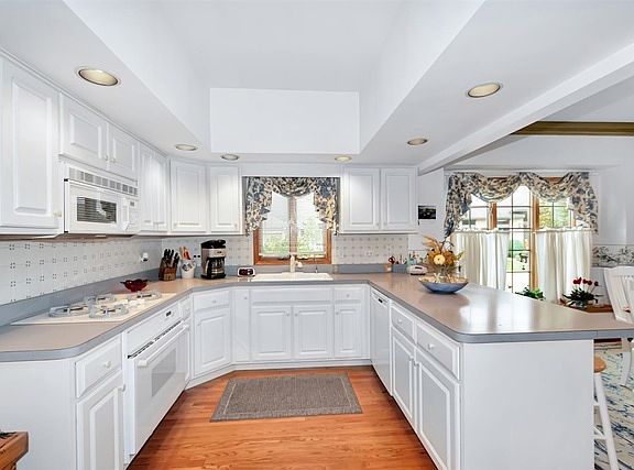 3rd image of 9377 Fox Run Cir #36A