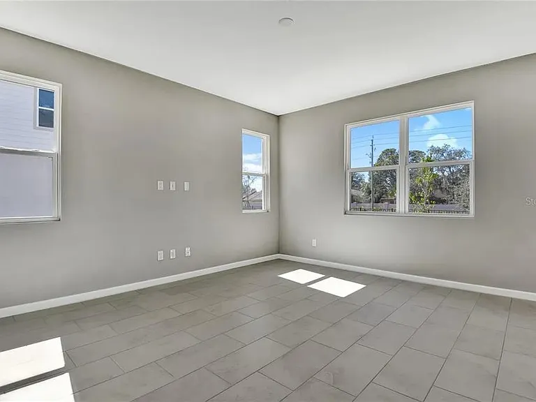 560 Summit River Dr — Photo 5