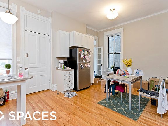 2nd image of 544 W Belden Ave #_1