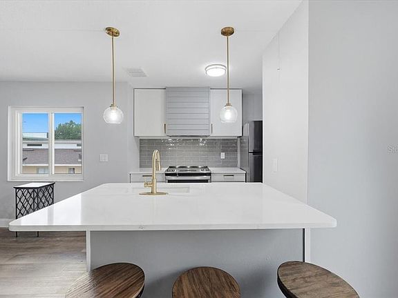 5th image of 626 PAVARE COURT