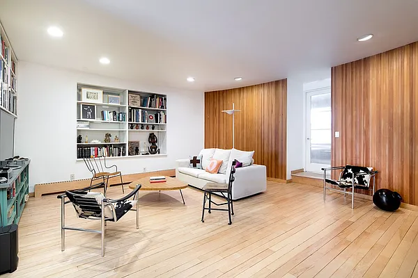 Sold by Tabak Real Estate | media 14