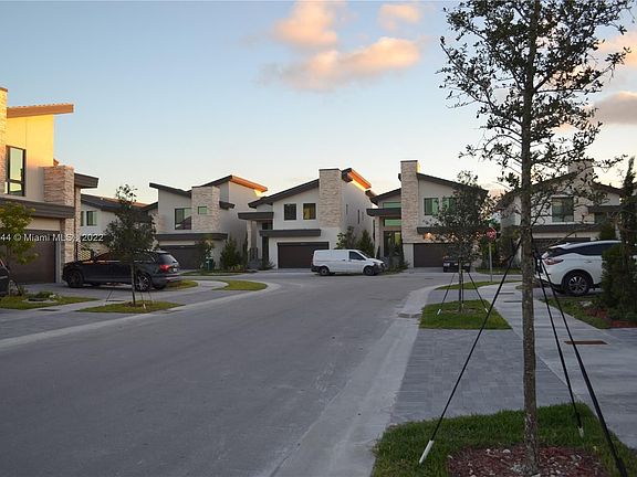 3rd image of 7652 NW 102nd Pl #7652