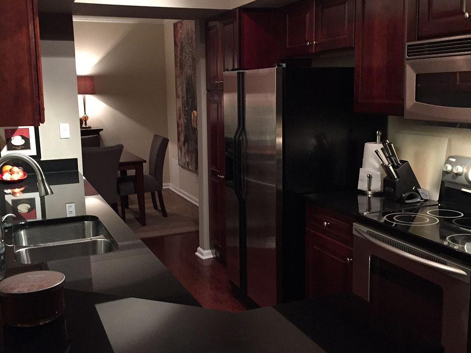 2nd image of 200 Renaissance Pkwy NE
