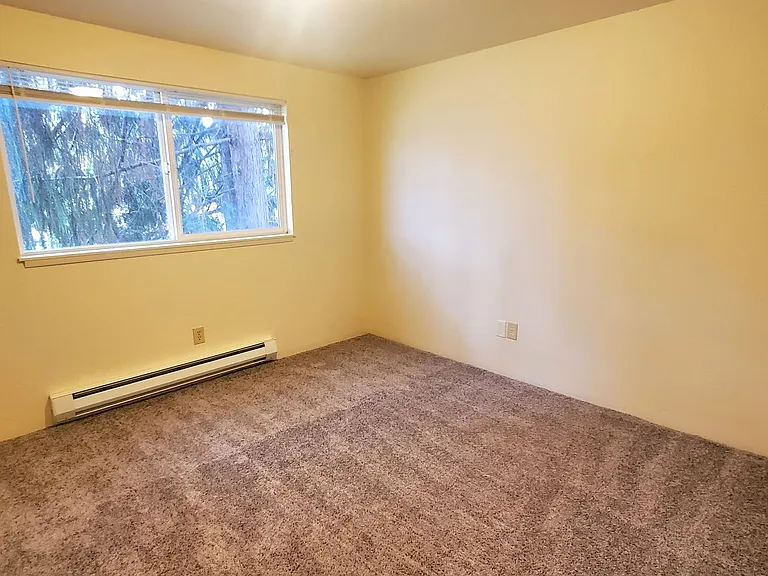 Fairview Apartments — Photo 14