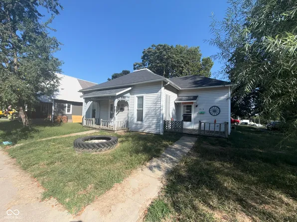 912 W Market St, Crawfordsville, IN 47933
