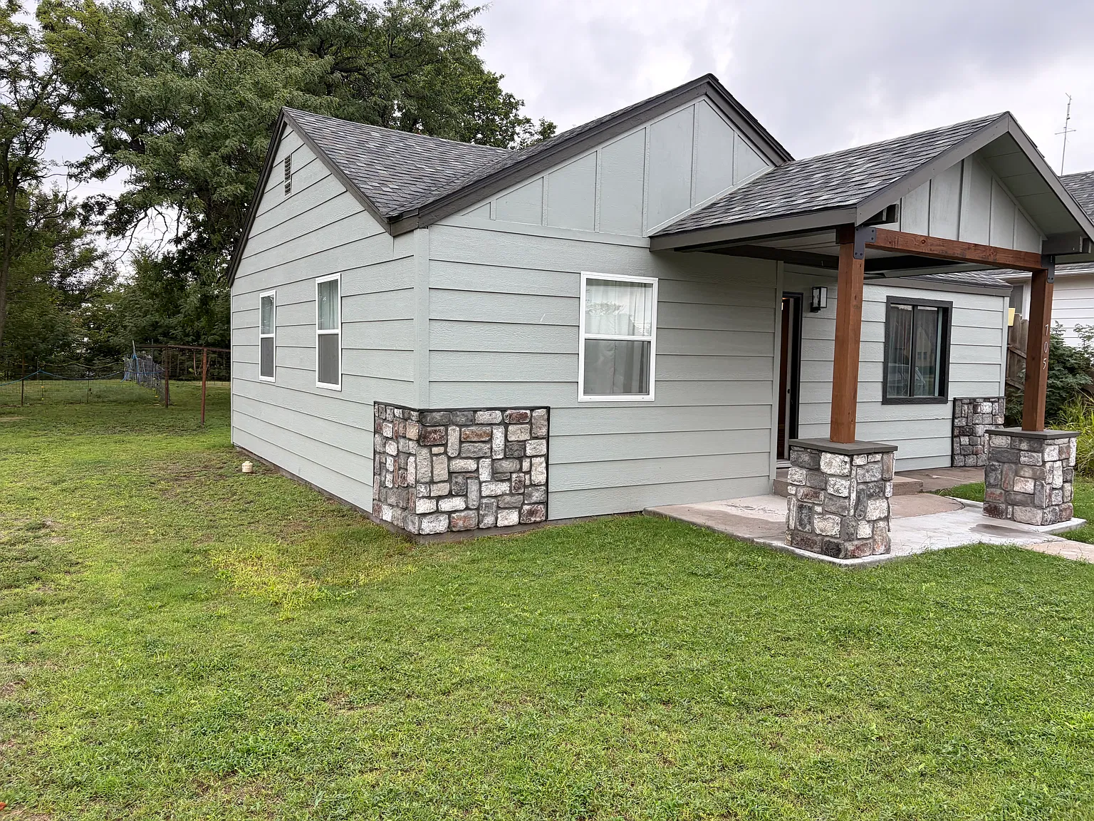 2 bed, 796 sqft, $800 — Photo 2