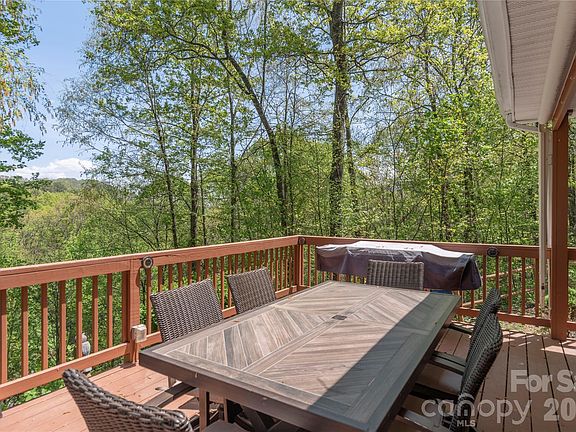 3rd image of 860 Creekside Dr