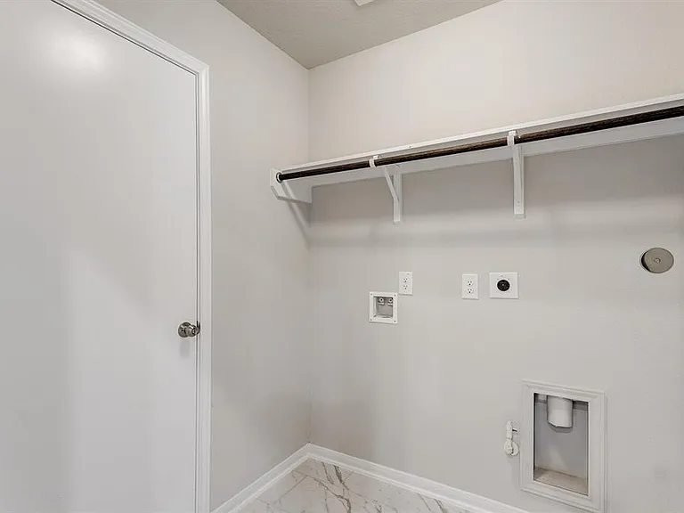 2311 Bright Sunrise Trl — Photo 38