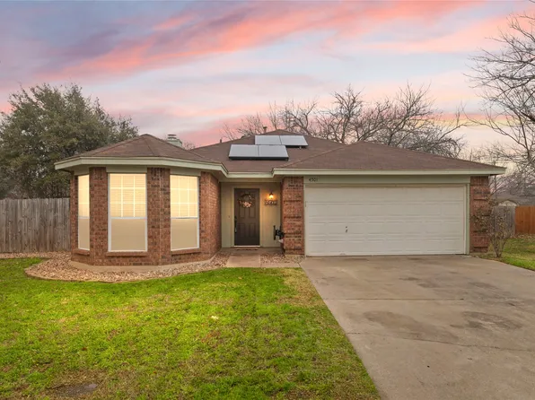 4501 Royal Springs Dr, Arlington, TX 76001