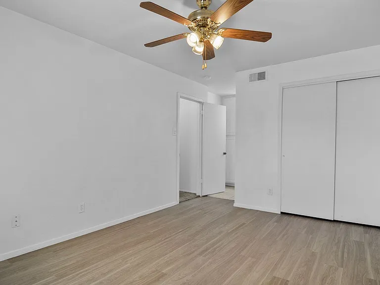 5720 Cedar Creek Dr — Photo 23