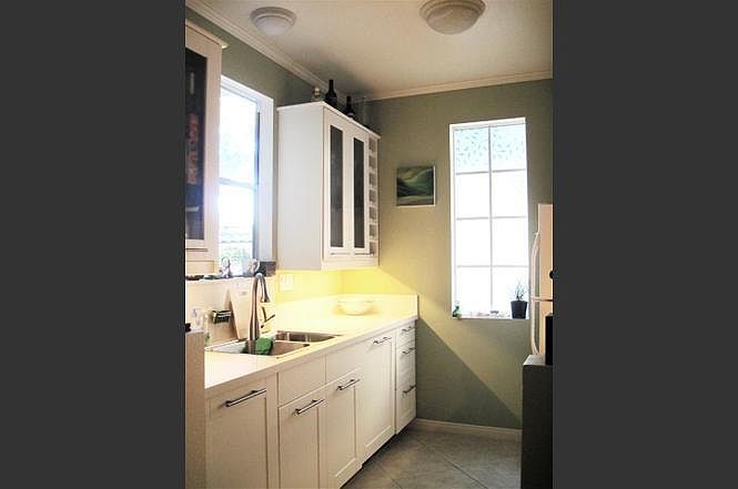Kitchen - quartz counters