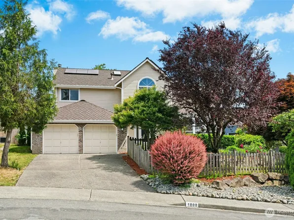 1808 Field Place NE, Renton, WA 98059