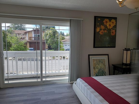 Nice big private balcony with blinds for privacy!