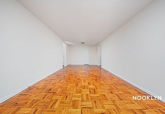 3rd image of 540 Ocean Pkwy APT 1R