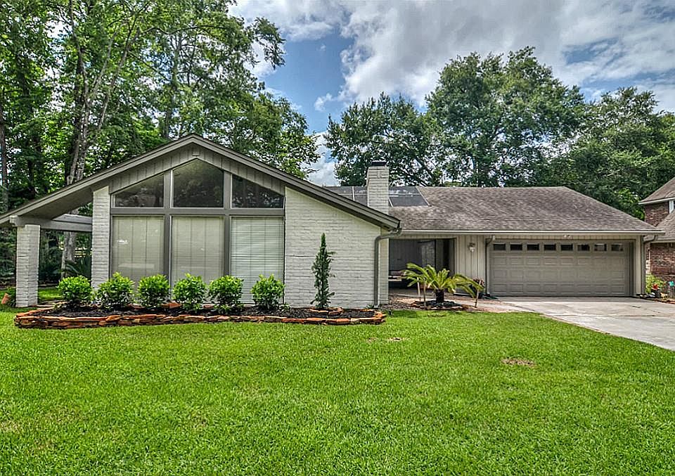 1st image of 206 Springs Edge Dr